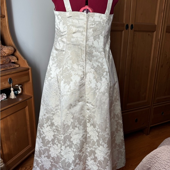 Evening/wedding dress - Picture 4 of 5